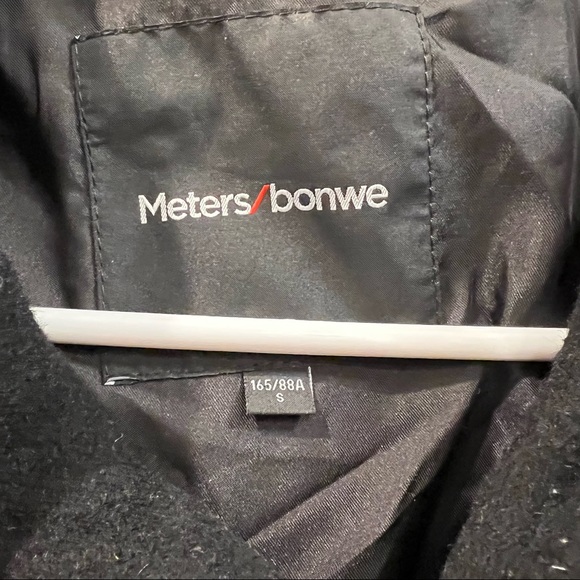 Black Coat - Picture 5 of 5